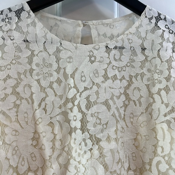 NWT Revelry Ivory Lace Top w/ Keyhole and Zippered Back - Size 10 - Picture 4 of 14